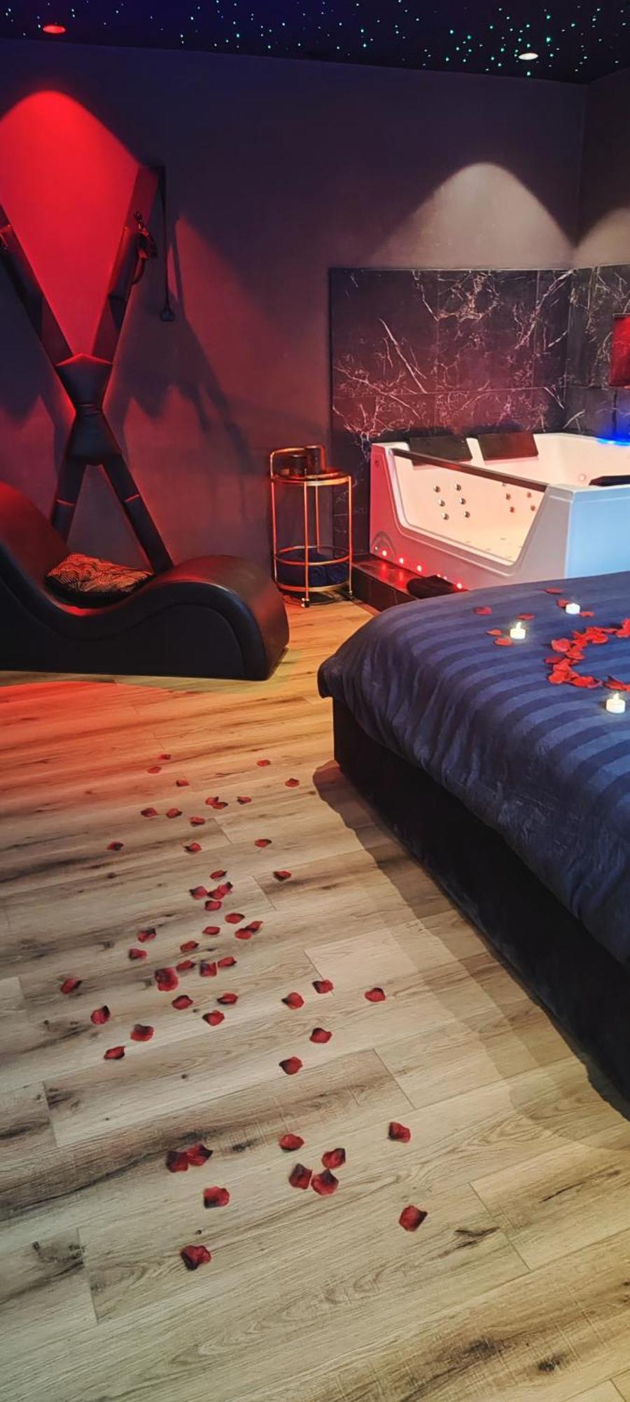 Loft, Studio And Love Rooms Bourg-Saint-Christophe Exterior photo