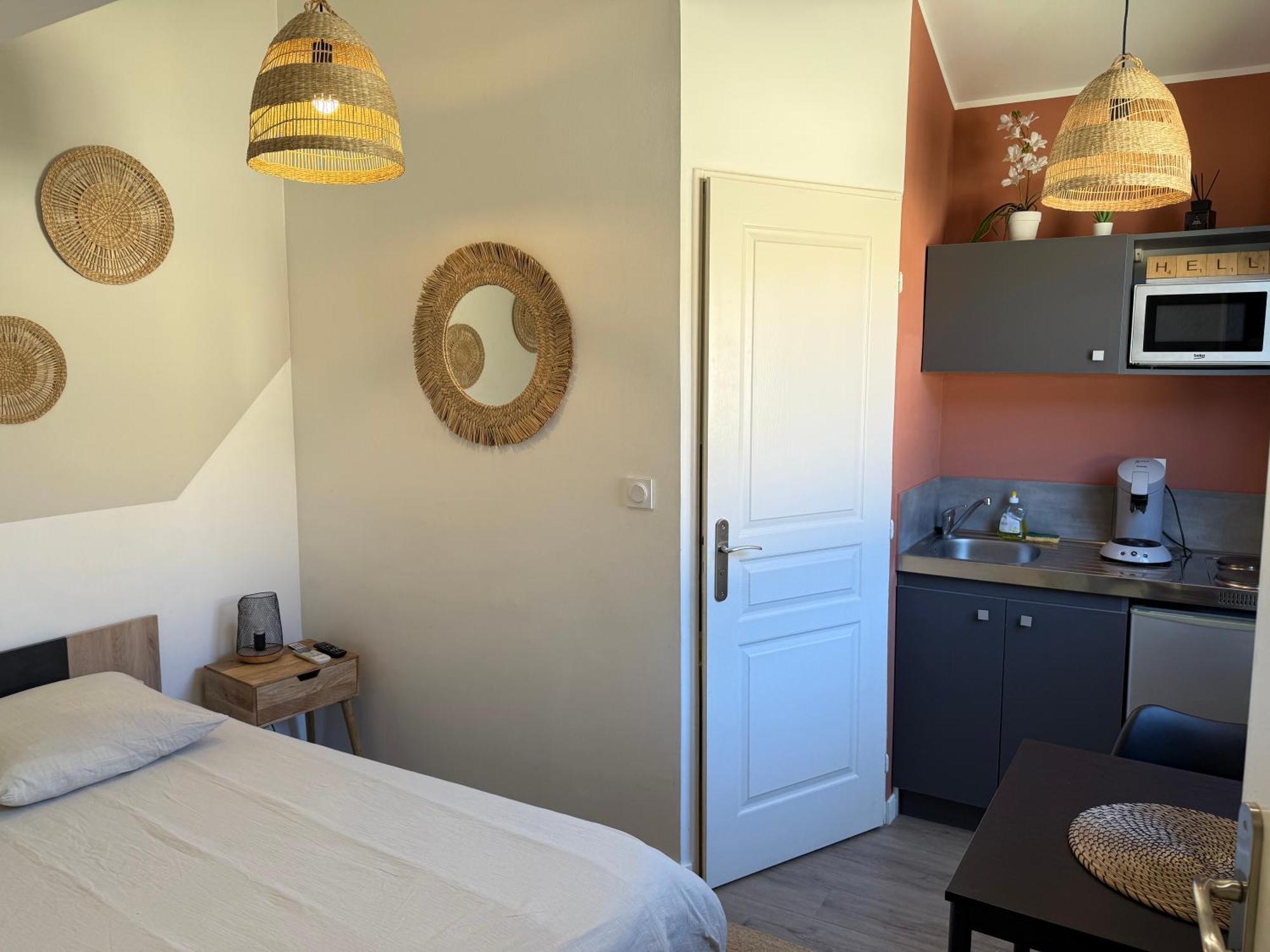 Loft, Studio And Love Rooms Bourg-Saint-Christophe Exterior photo