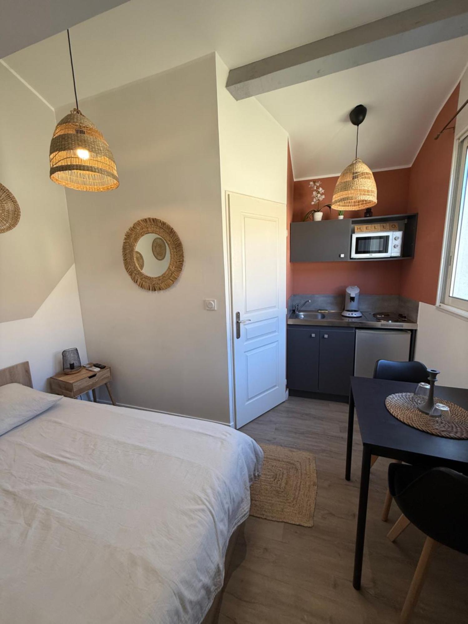 Loft, Studio And Love Rooms Bourg-Saint-Christophe Exterior photo