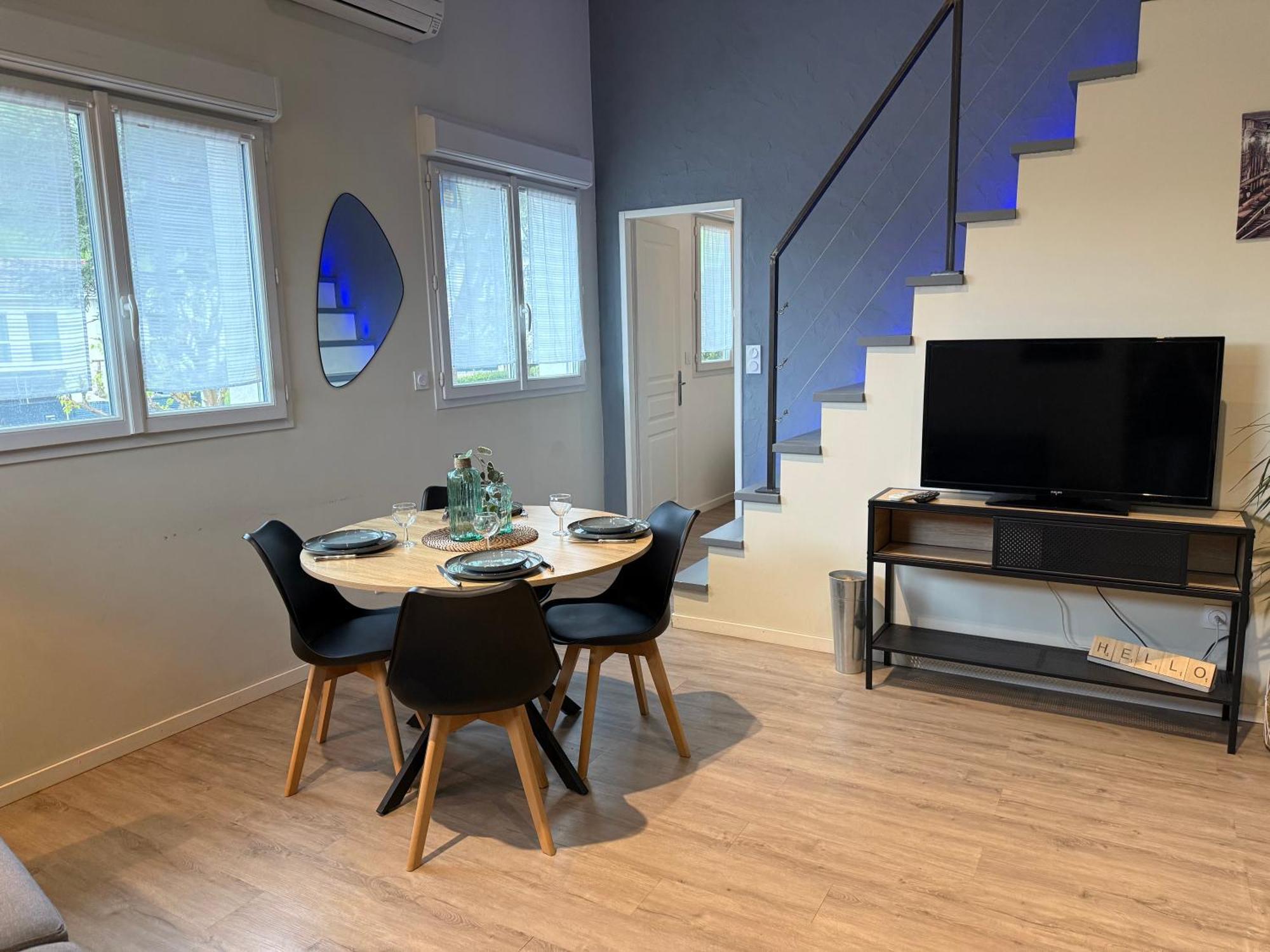 Loft, Studio And Love Rooms Bourg-Saint-Christophe Exterior photo