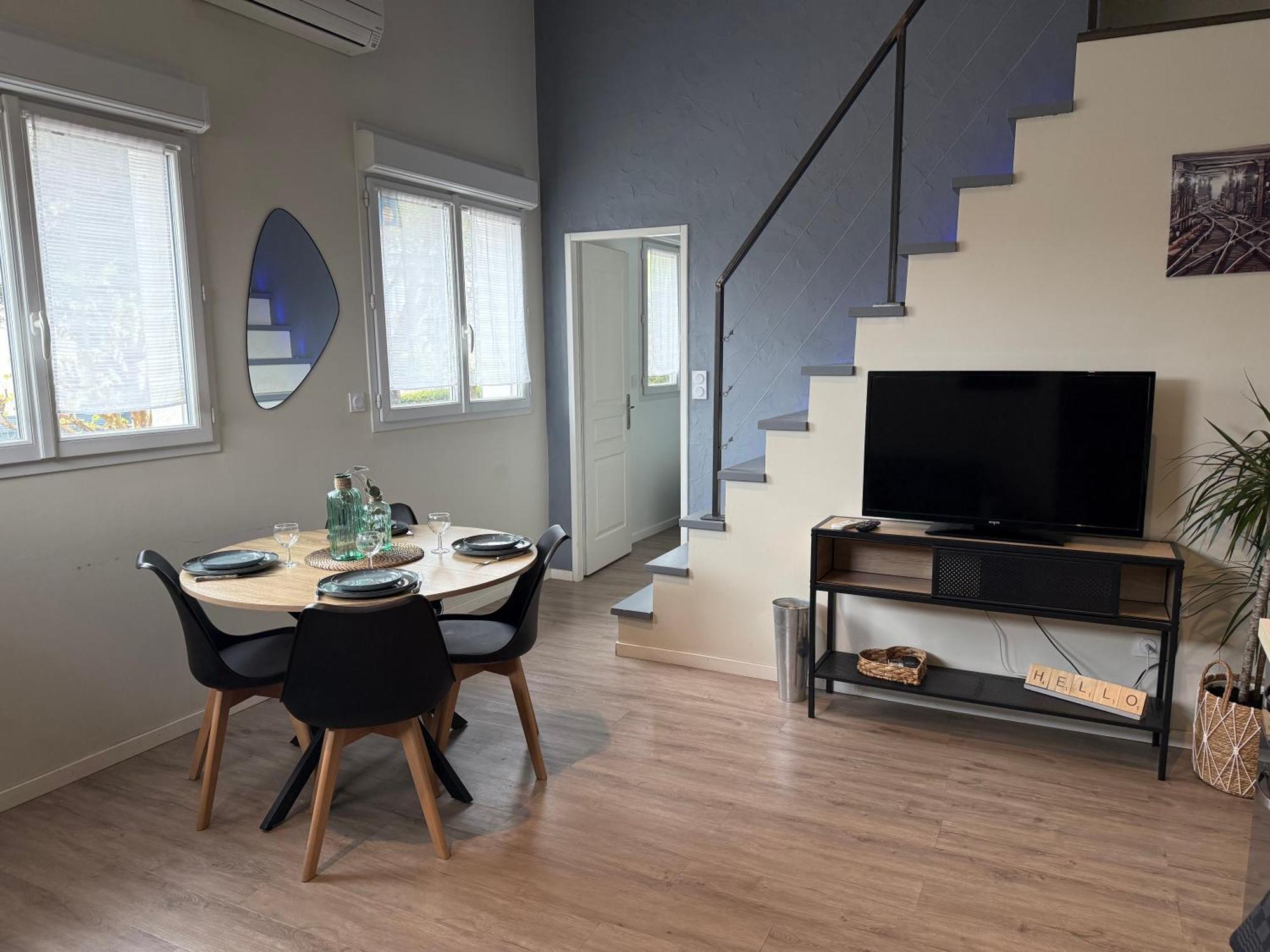 Loft, Studio And Love Rooms Bourg-Saint-Christophe Exterior photo