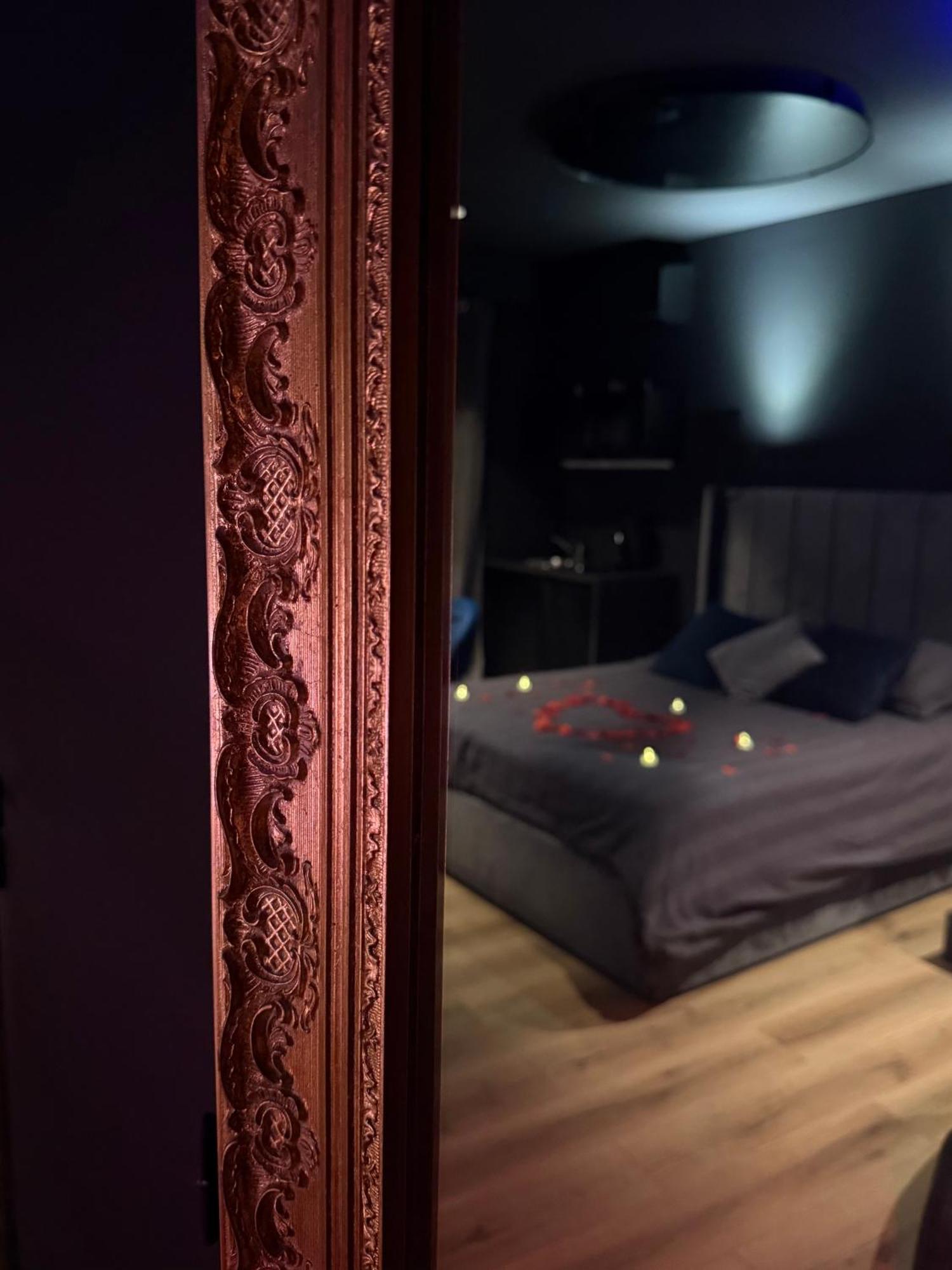 Loft, Studio And Love Rooms Bourg-Saint-Christophe Exterior photo